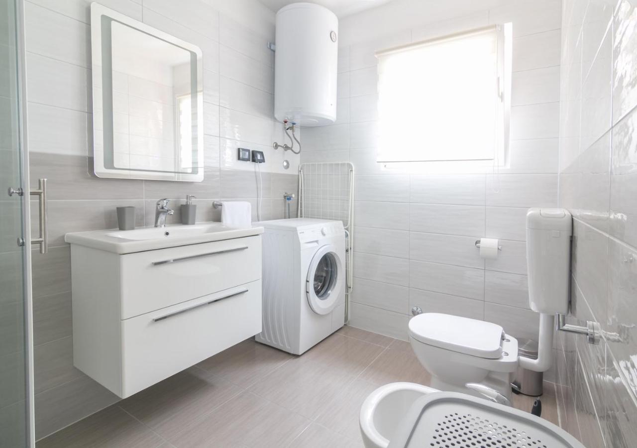 New Family 2 Bedroom Apartment Vodnjan Bagian luar foto