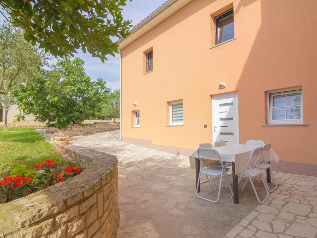 New Family 2 Bedroom Apartment Vodnjan Bagian luar foto